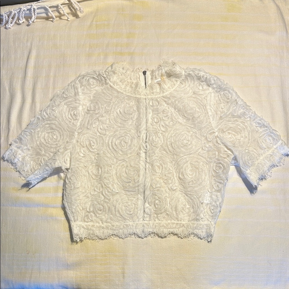 Floral White Lace Short-Sleeve Cropped Top, zip back size Medium